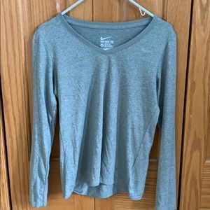 Grey long sleeve Nike tee